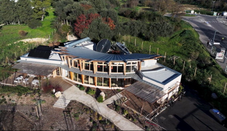Vue de drone du restaurant le présage